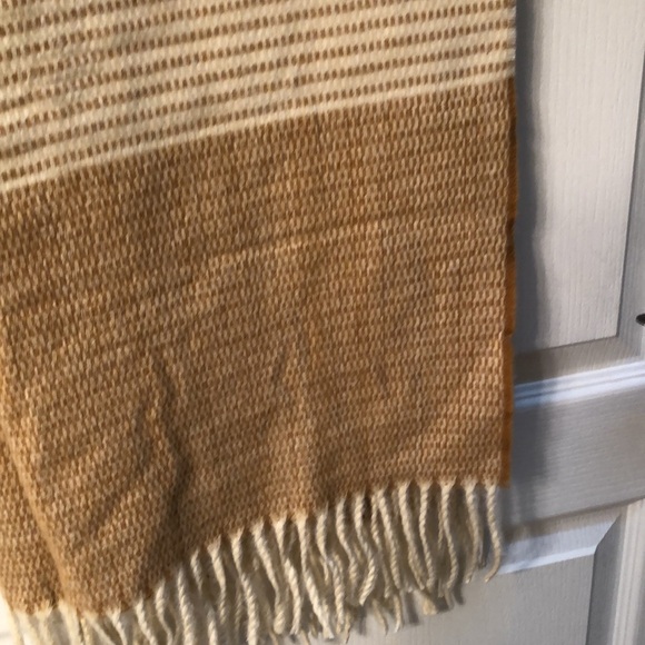 Pretty SOLE SOCIETY Scarf/Shawl -  NEW - Picture 4 of 8